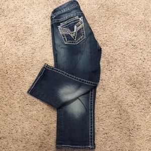 Women’s Vigoss capris.